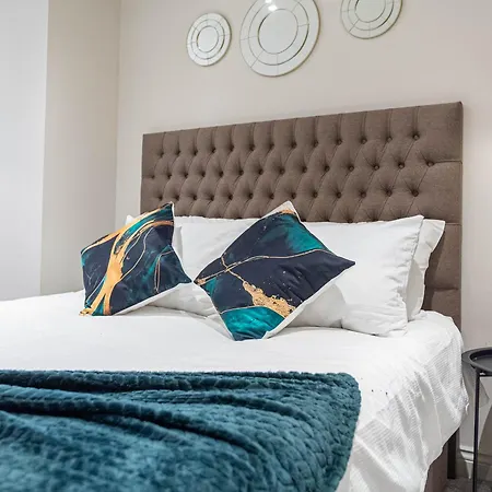Sleeps 5 Near Arena Apartment Leeds (West Yorkshire)