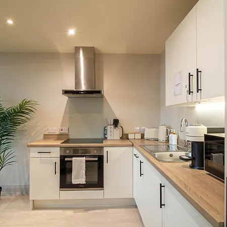 Apartment Sleeps 5 Near Arena