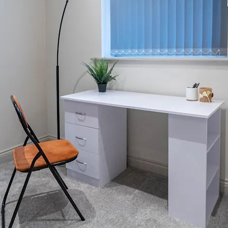 Sleeps 5 Near Arena * Leeds (West Yorkshire)