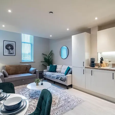Apartment Sleeps 5 Near Arena *