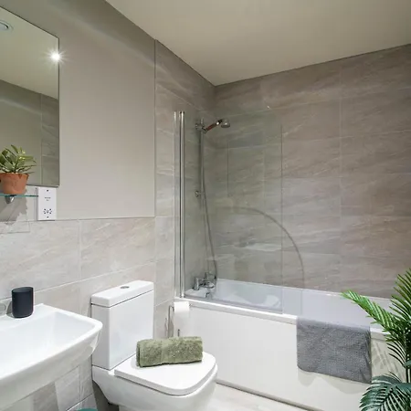 Sleeps 5 Near Arena