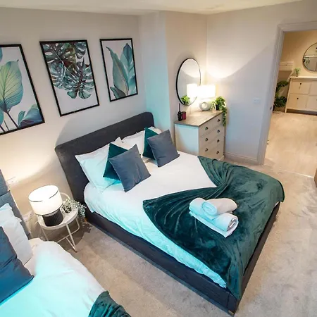 Sleeps 5 Near Arena Apartment Leeds (West Yorkshire)