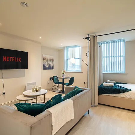 Apartment Sleeps 5 Near Arena *