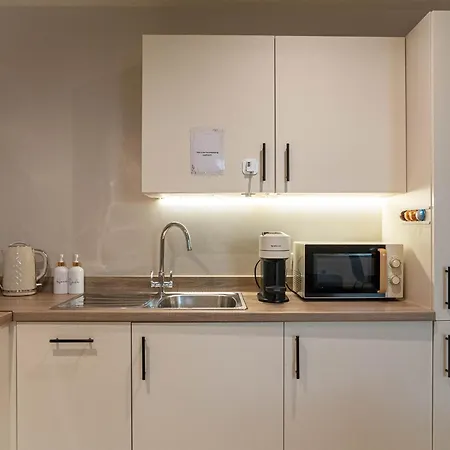 Sleeps 5 Near Arena